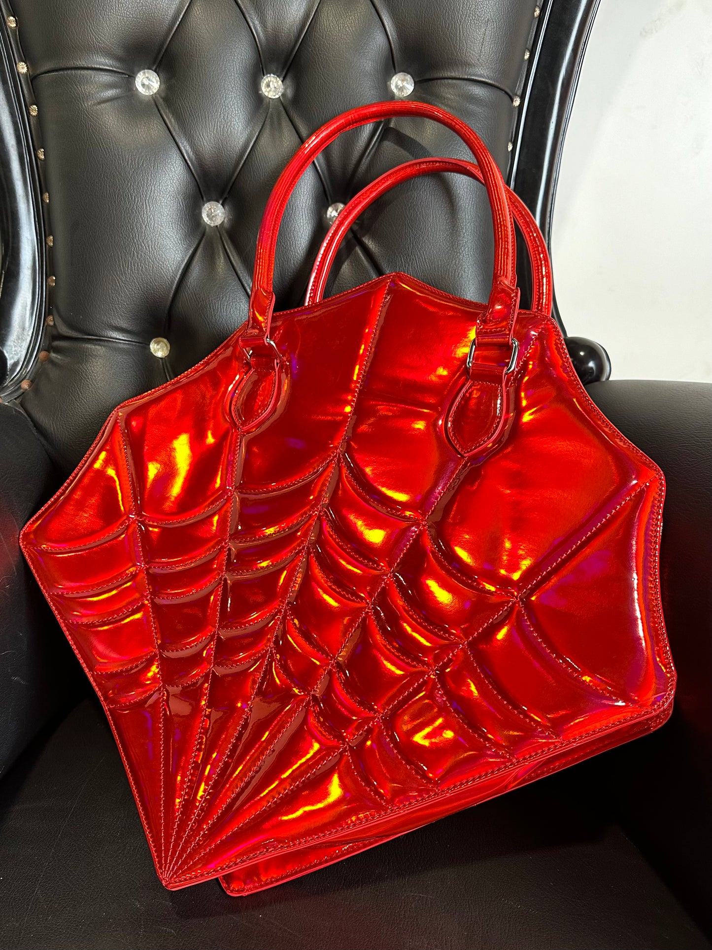 BLACK WIDOW - Mother Of Hades Shoulder Bag (red)