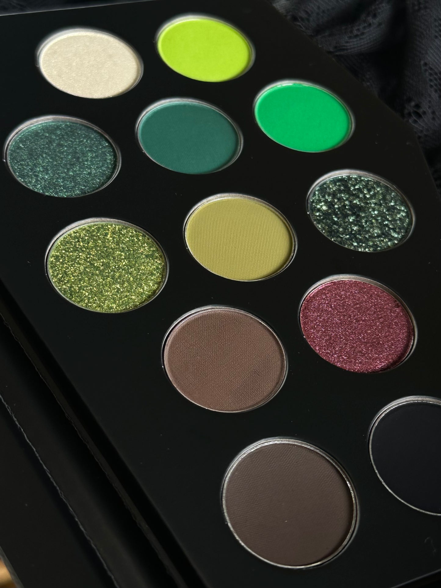 TOGETHER FOREVER- Momento Mori Coffin eyeshadow palette