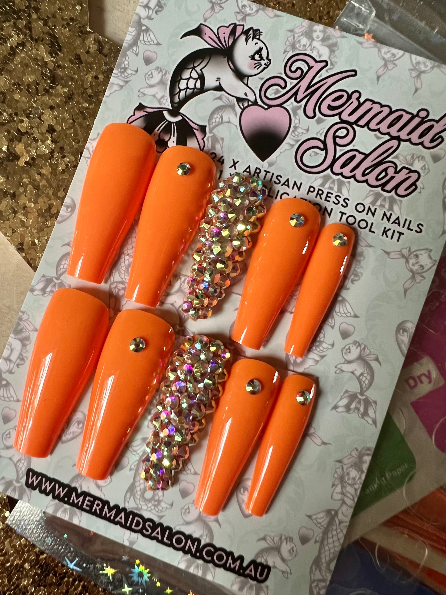 REAL HOT - Press-On Nail Kit