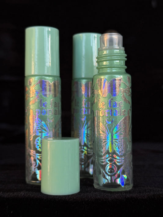 FAR AWAY TREE - Roll On Oil Perfume