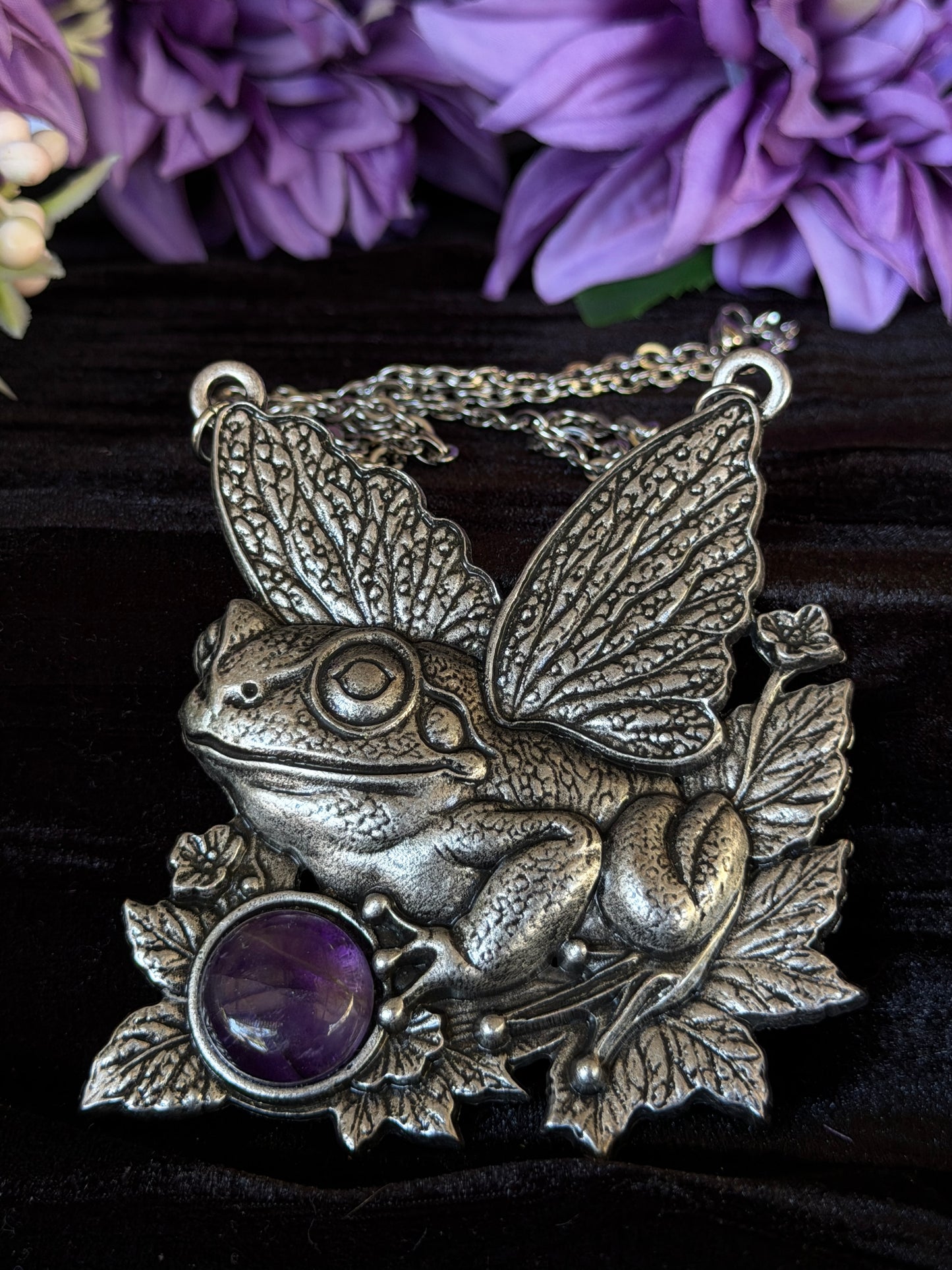 FAIRY FROG - Mother of Hades Amphibian Necklace with Amethyst