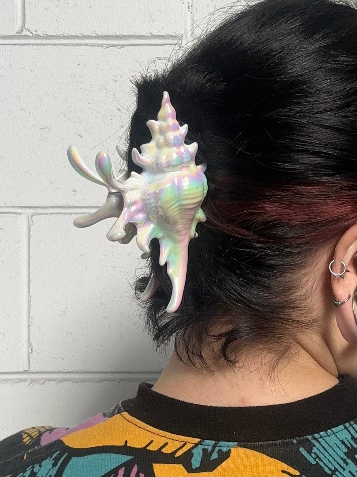 SHELLY - Iridescent Shell Hair Clip