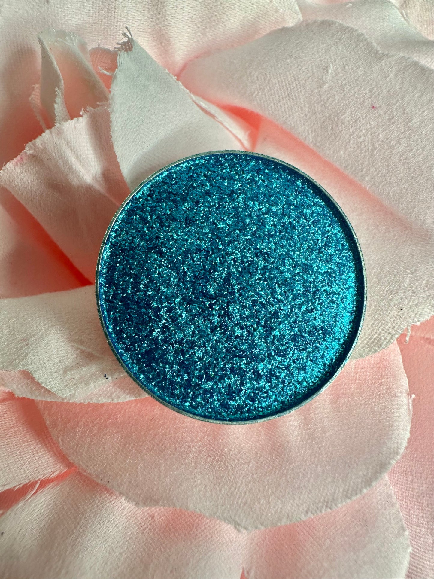 D21 MACAW - Iridescent pressed pigment refill pan