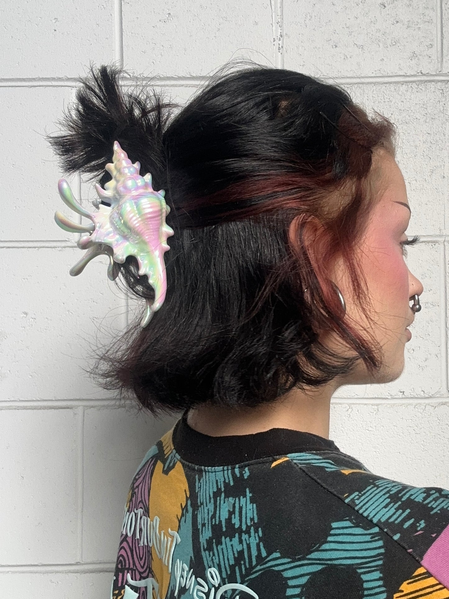 SHELLY - Iridescent Shell Hair Clip