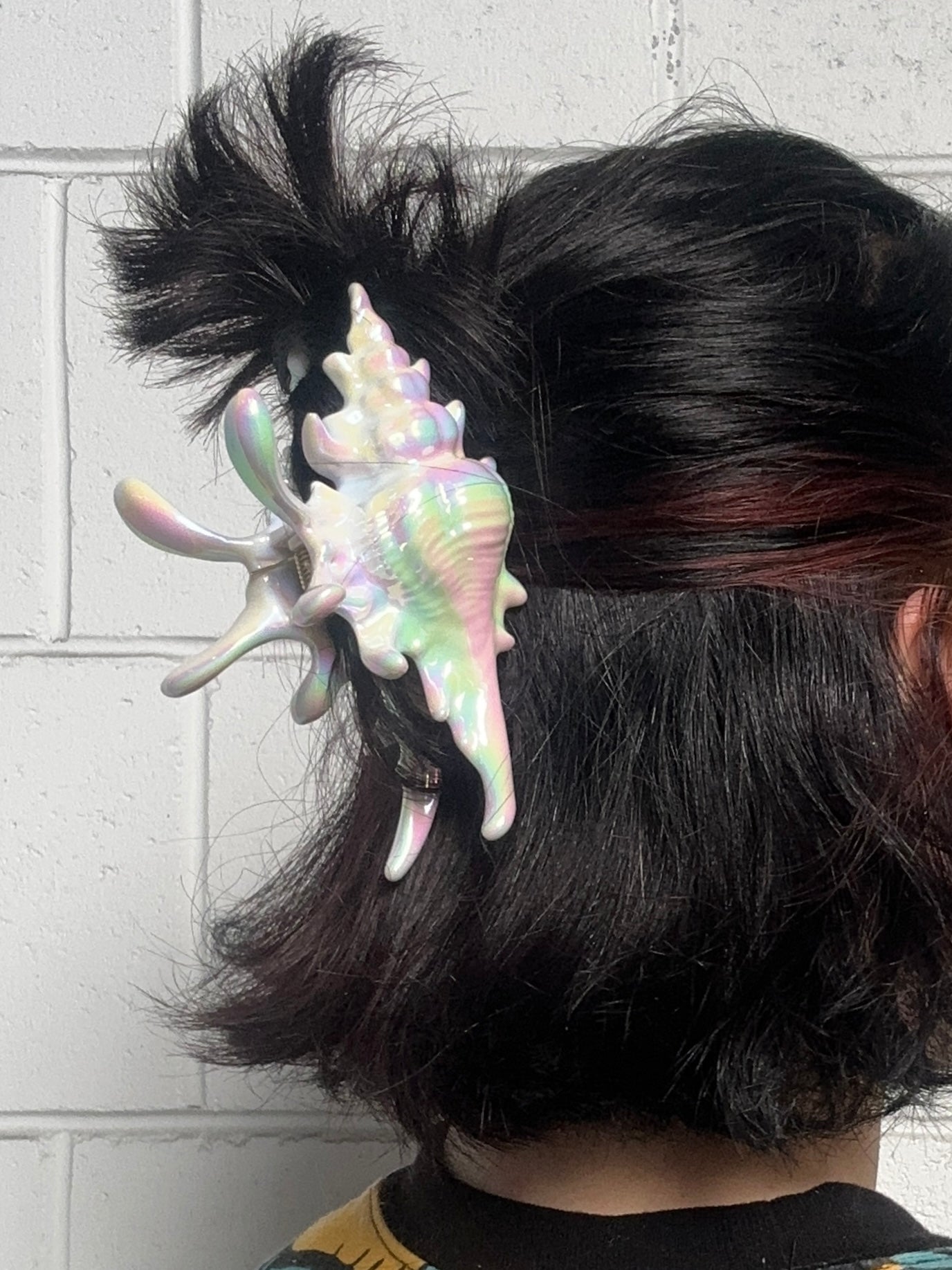 SHELLY - Iridescent Shell Hair Clip