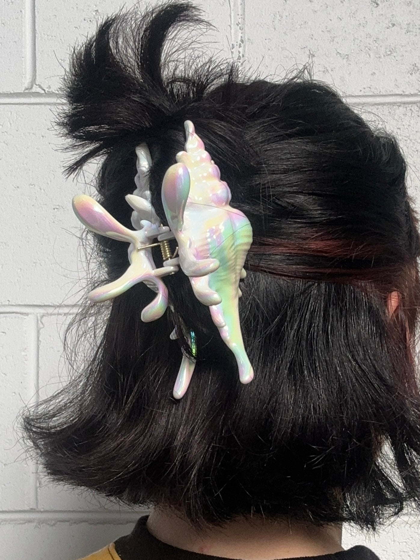 SHELLY - Iridescent Shell Hair Clip