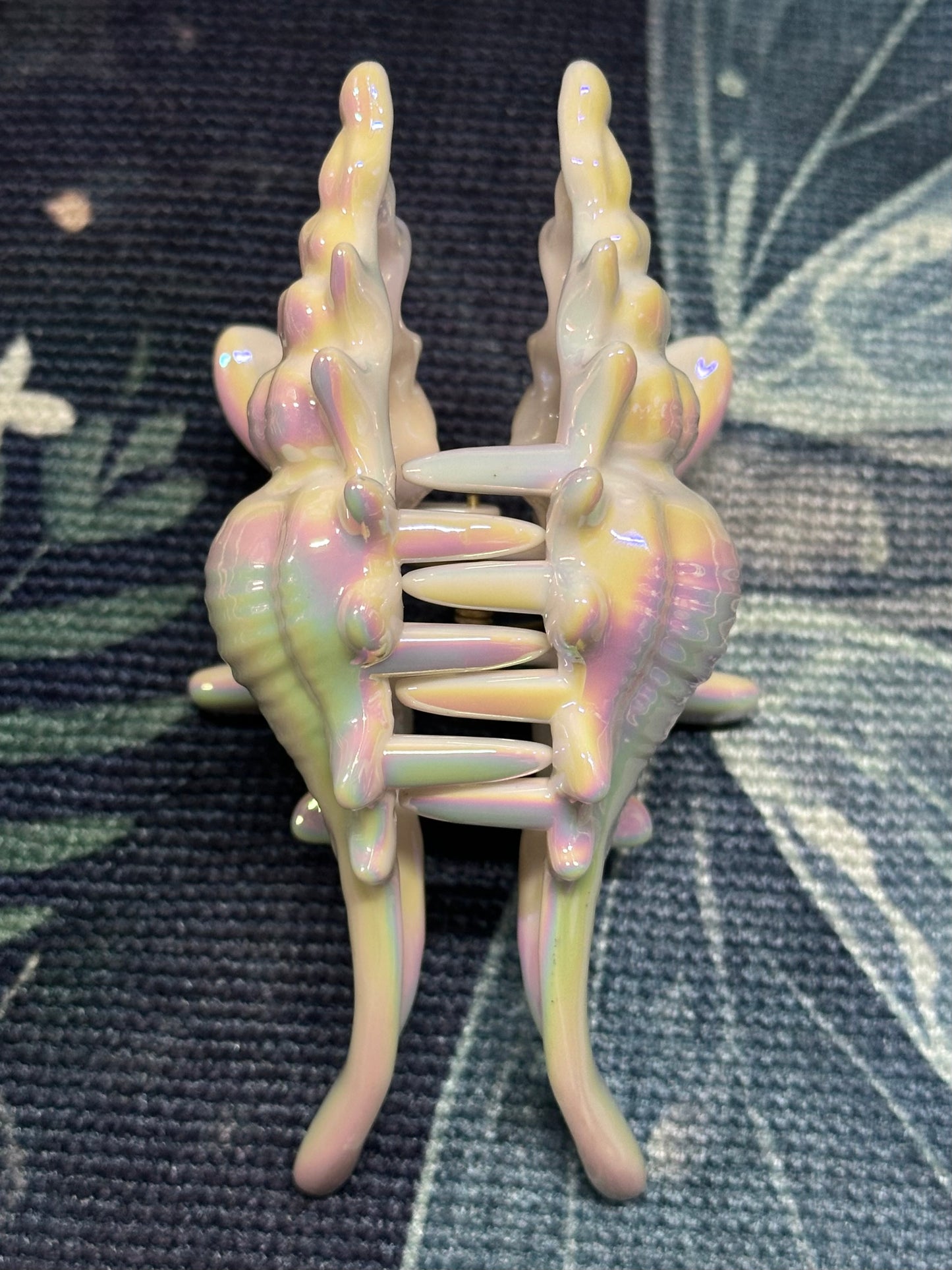 SHELLY - Iridescent Shell Hair Clip